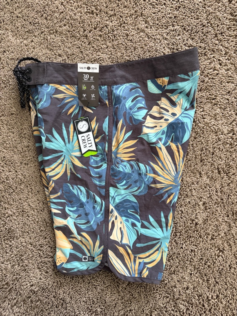 NWT! Salty Crew Men’s Boardshorts - Size 30 - Picture 2 of 6